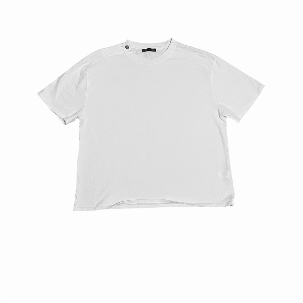 White Zara round neck cotton relaxed fit
T-shirt with‎ a side button L